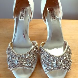 Badgley Mischka jeweled heels 🎊🎉